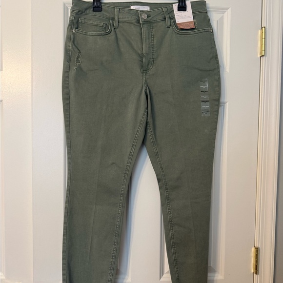 LAUREN CONRAD Distressed Jeans - Picture 1 of 7